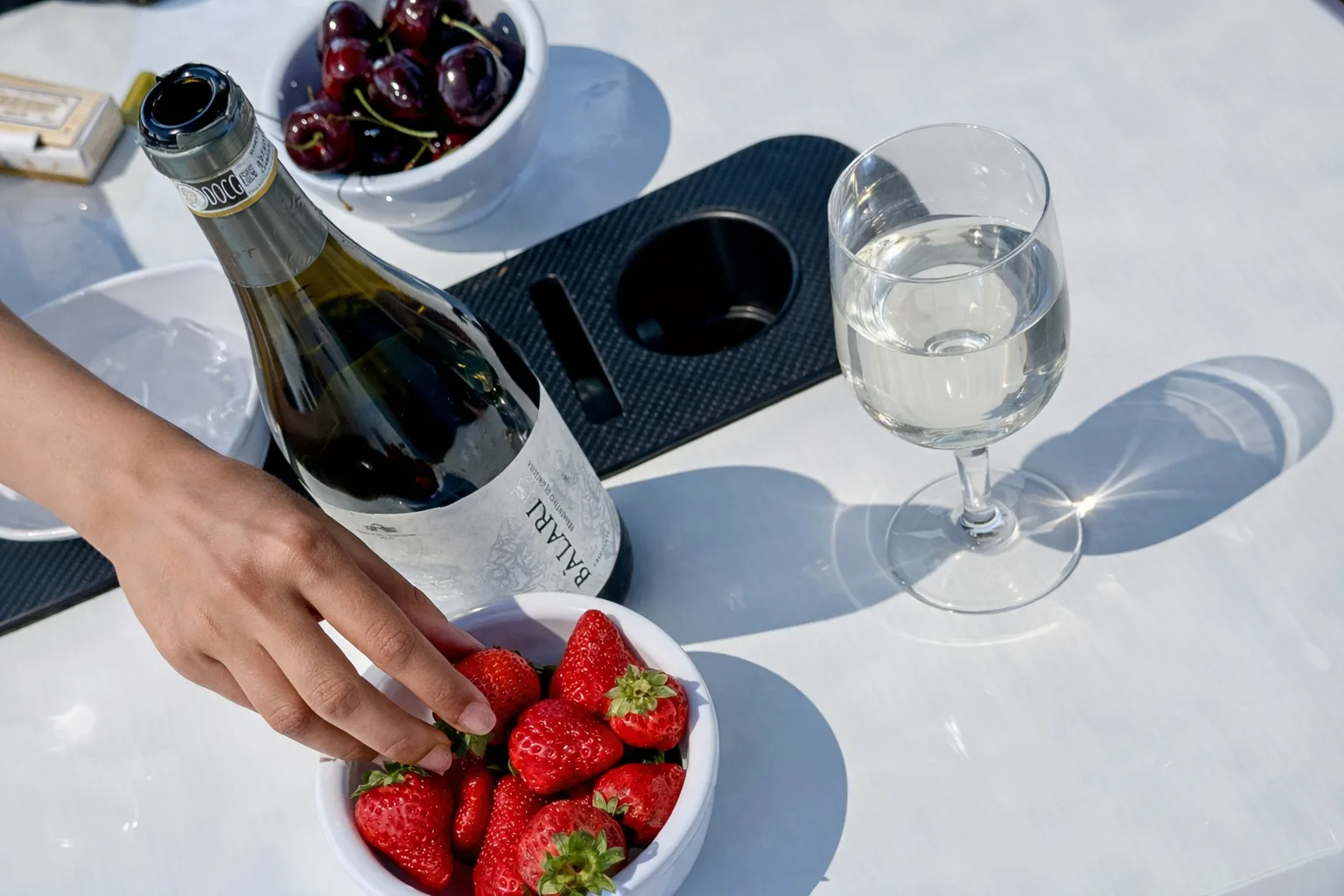 Tagliere di prosciutto e melone servito in navigazione